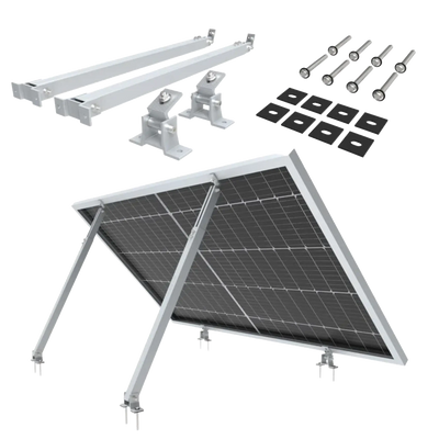 Flachdachhalterung mit aufgeständertem Solarmodul und Montageteilen
